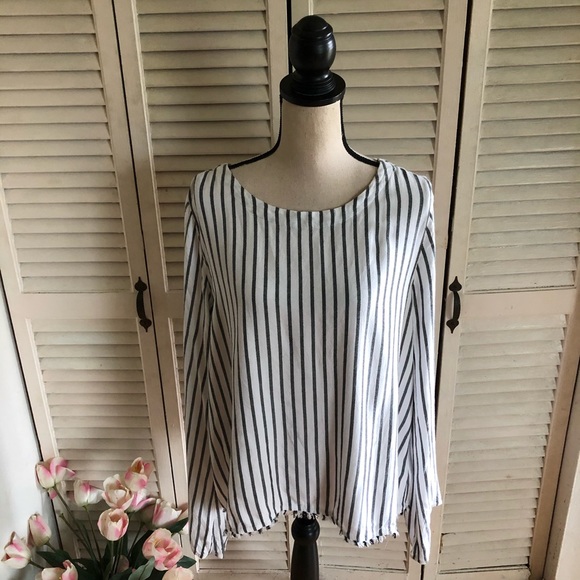 Cloth & Stone Stripe Button Back Top W/ Fringe Hem - Picture 2 of 8